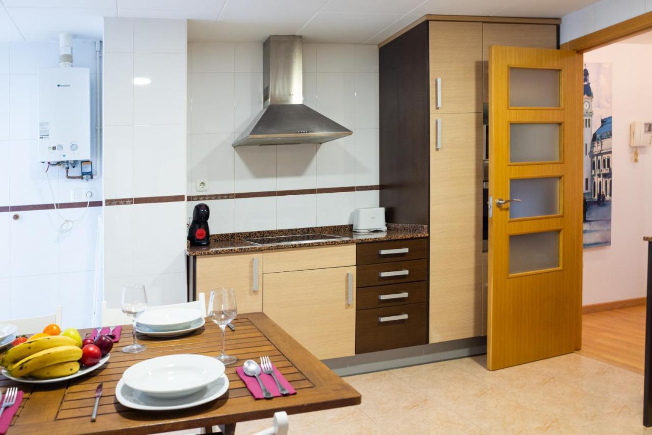 Lovely 2 Bedroom Terrace Wifi Parking Ac Heating Attic Valencia Ngoại thất bức ảnh