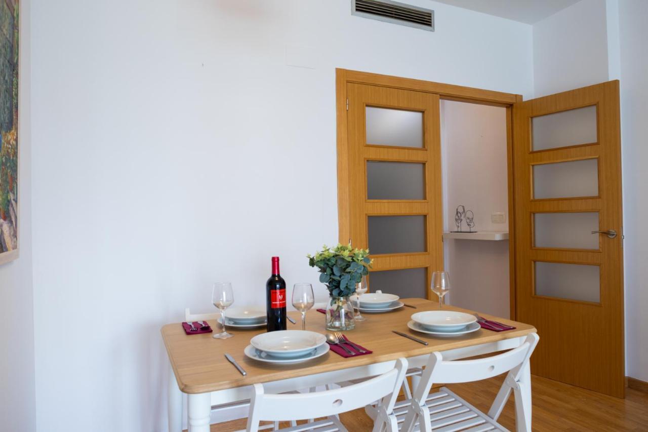 Lovely 2 Bedroom Terrace Wifi Parking Ac Heating Attic Valencia Ngoại thất bức ảnh