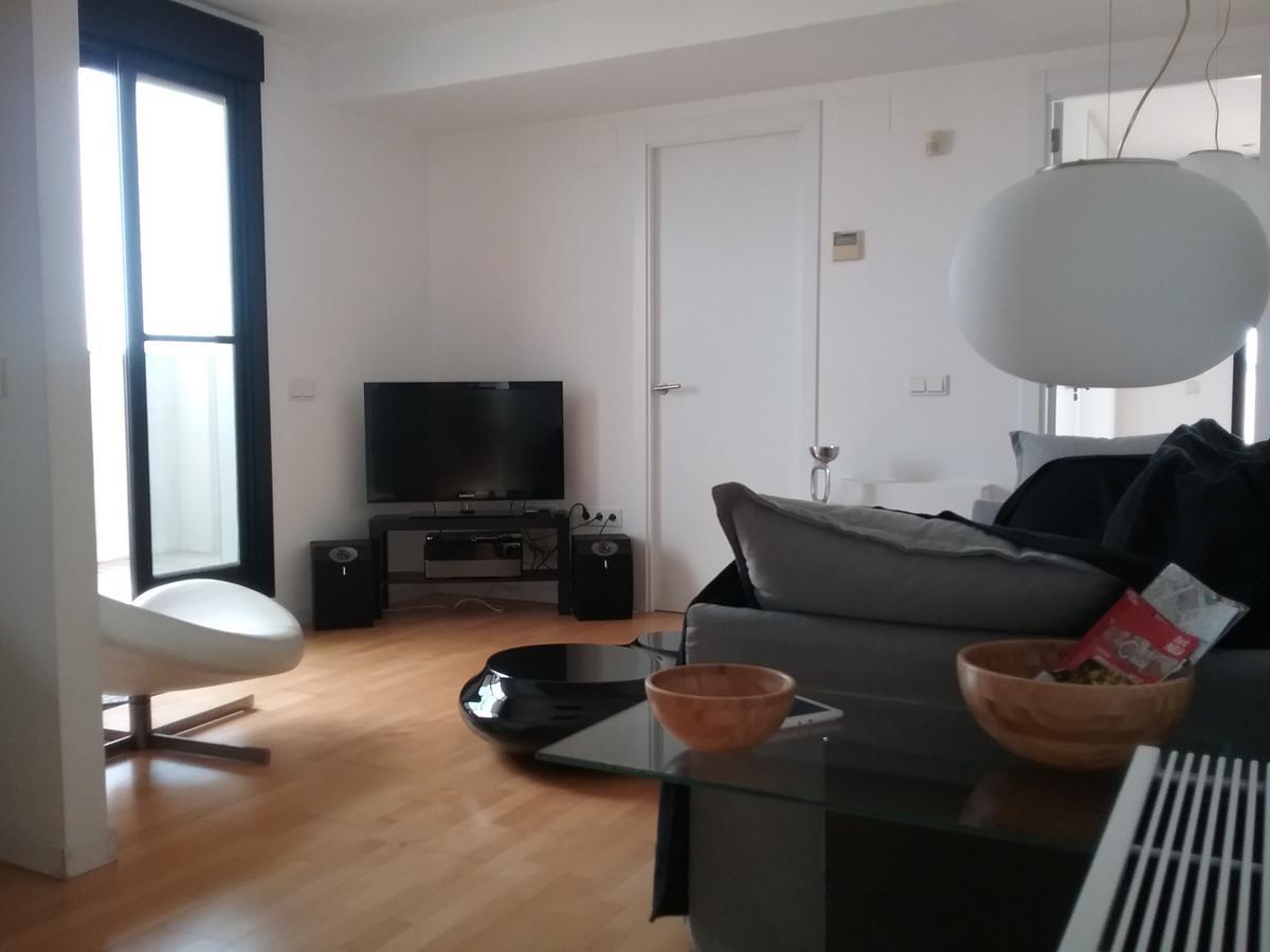 Lovely 2 Bedroom Terrace Wifi Parking Ac Heating Attic Valencia Ngoại thất bức ảnh