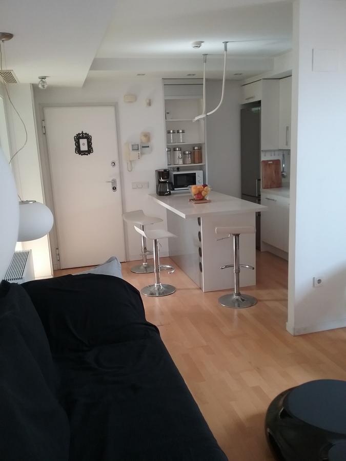 Lovely 2 Bedroom Terrace Wifi Parking Ac Heating Attic Valencia Ngoại thất bức ảnh