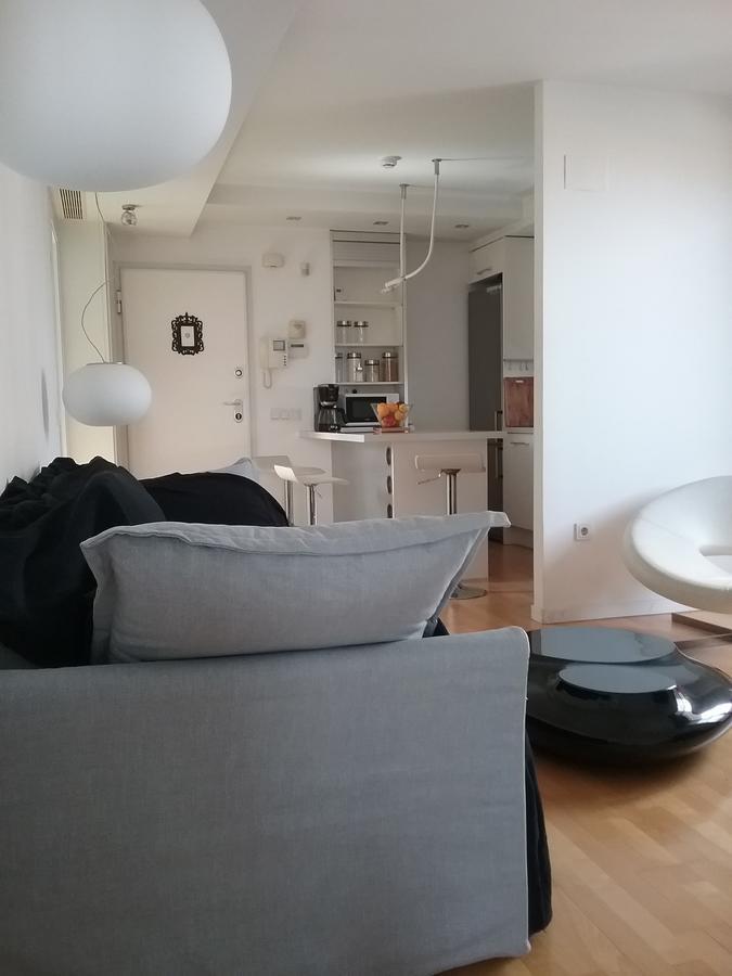 Lovely 2 Bedroom Terrace Wifi Parking Ac Heating Attic Valencia Ngoại thất bức ảnh