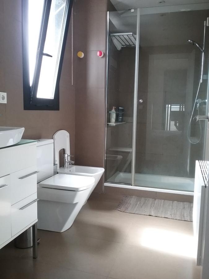 Lovely 2 Bedroom Terrace Wifi Parking Ac Heating Attic Valencia Ngoại thất bức ảnh