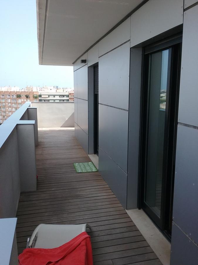 Lovely 2 Bedroom Terrace Wifi Parking Ac Heating Attic Valencia Ngoại thất bức ảnh