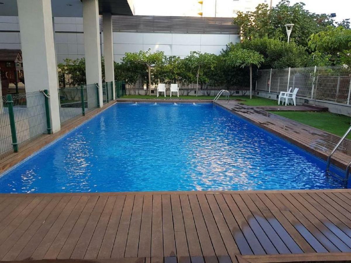 Lovely 2 Bedroom Terrace Wifi Parking Ac Heating Attic Valencia Ngoại thất bức ảnh