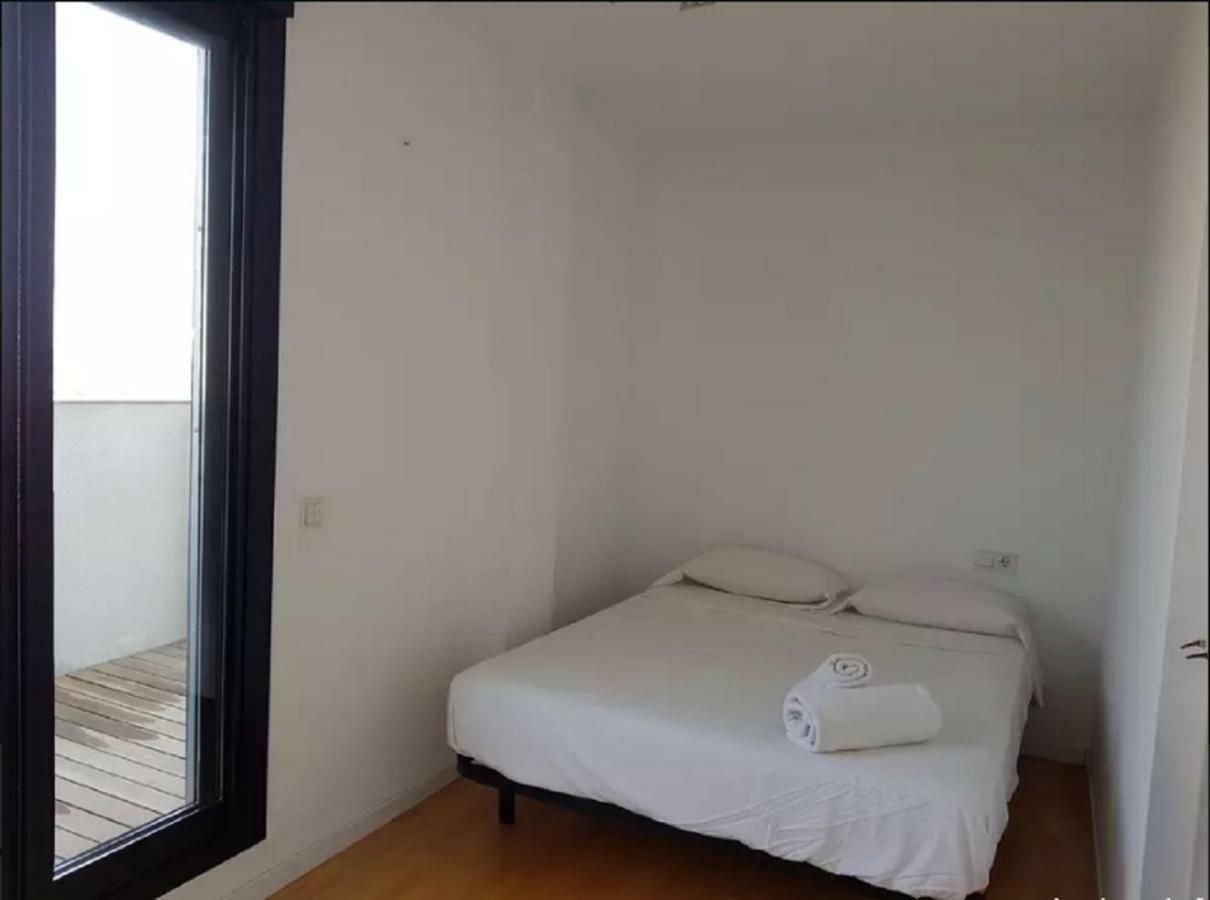 Lovely 2 Bedroom Terrace Wifi Parking Ac Heating Attic Valencia Ngoại thất bức ảnh